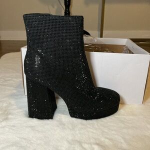 Elegant Black Ankle Boots